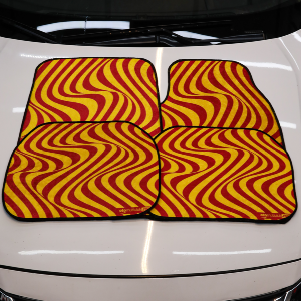 Sarı Kırmızı Taraftarlı Dijital Baskılı Universal Her Araca Uyumlu Makinede Yıkanabilir Oto Paspas Halı Seti
